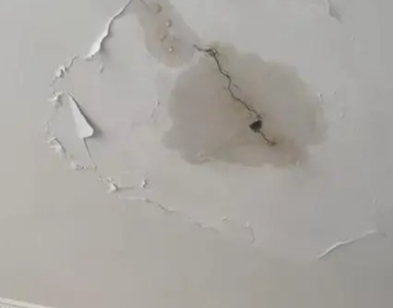 拜泉阳台漏水维修公司分享下屋面防水工程质量问题原因分析